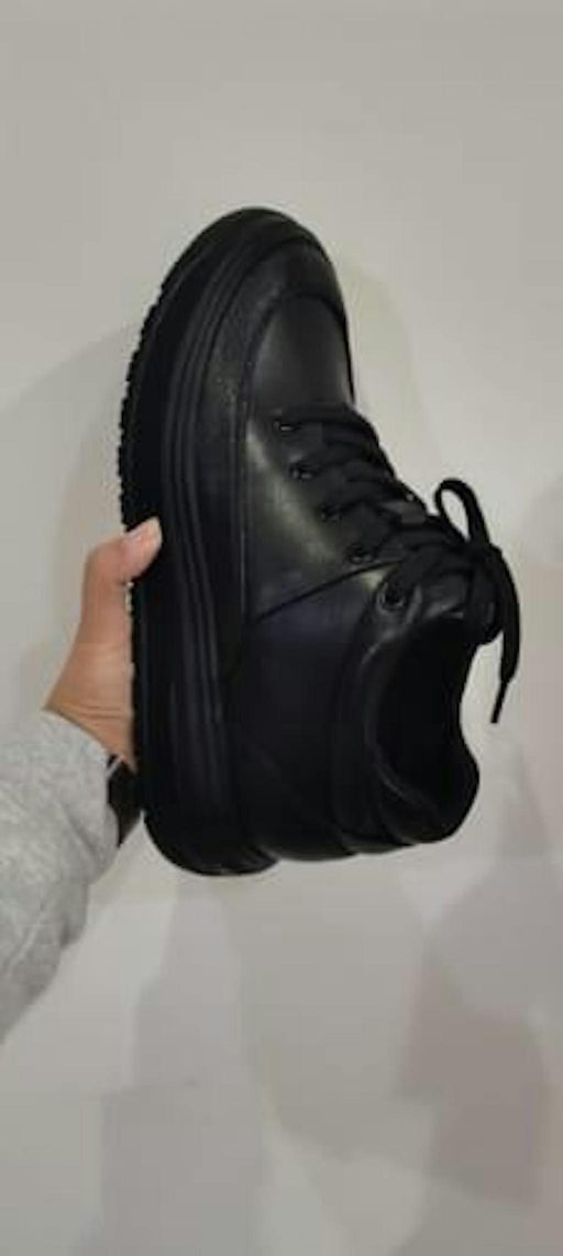 Customer photo from Arvin's 5-star review of Finn Cotton Zenith Power-Up sneakers