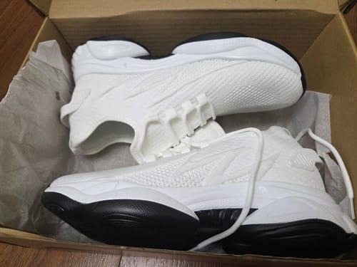 Customer photo from Harold's 5-star review of Finn Cotton Altitude sneakers